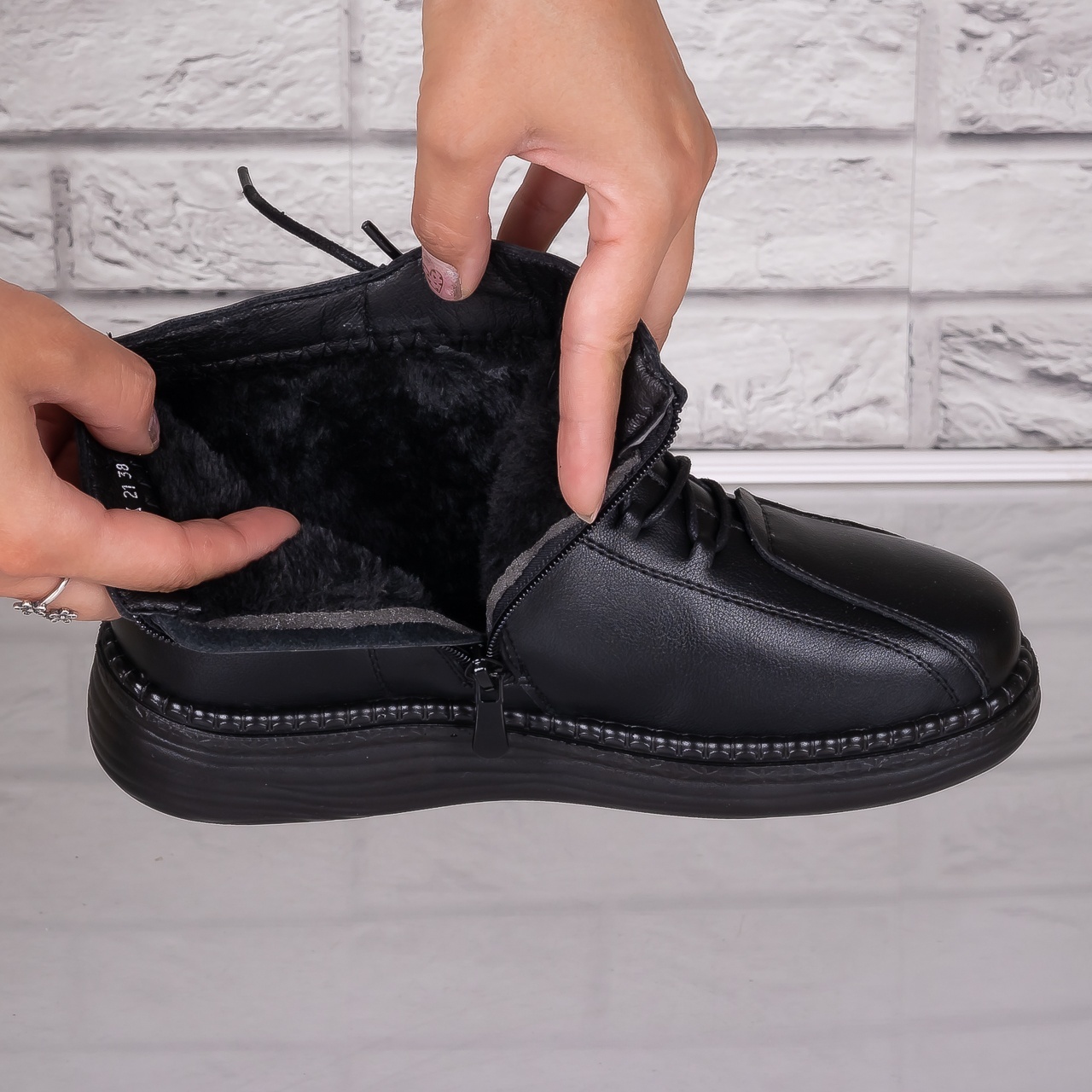 Ghete Dama Imblanite Negre din Piele Ecologica Lisandra - 1 | YEO