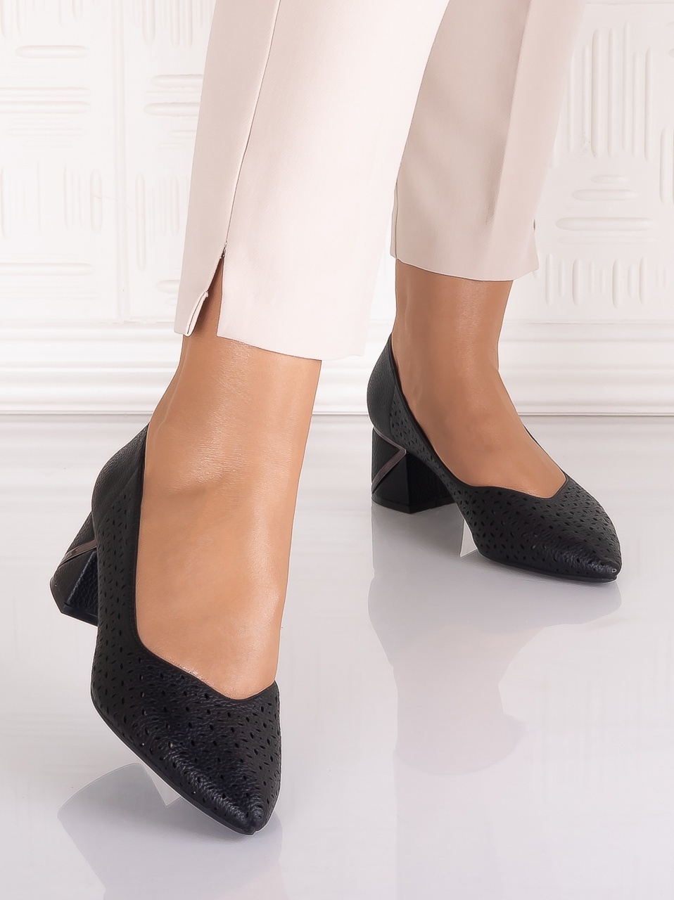 Pantofi dama cu toc Negrii din Piele Ecologica Benvia - imagine 6