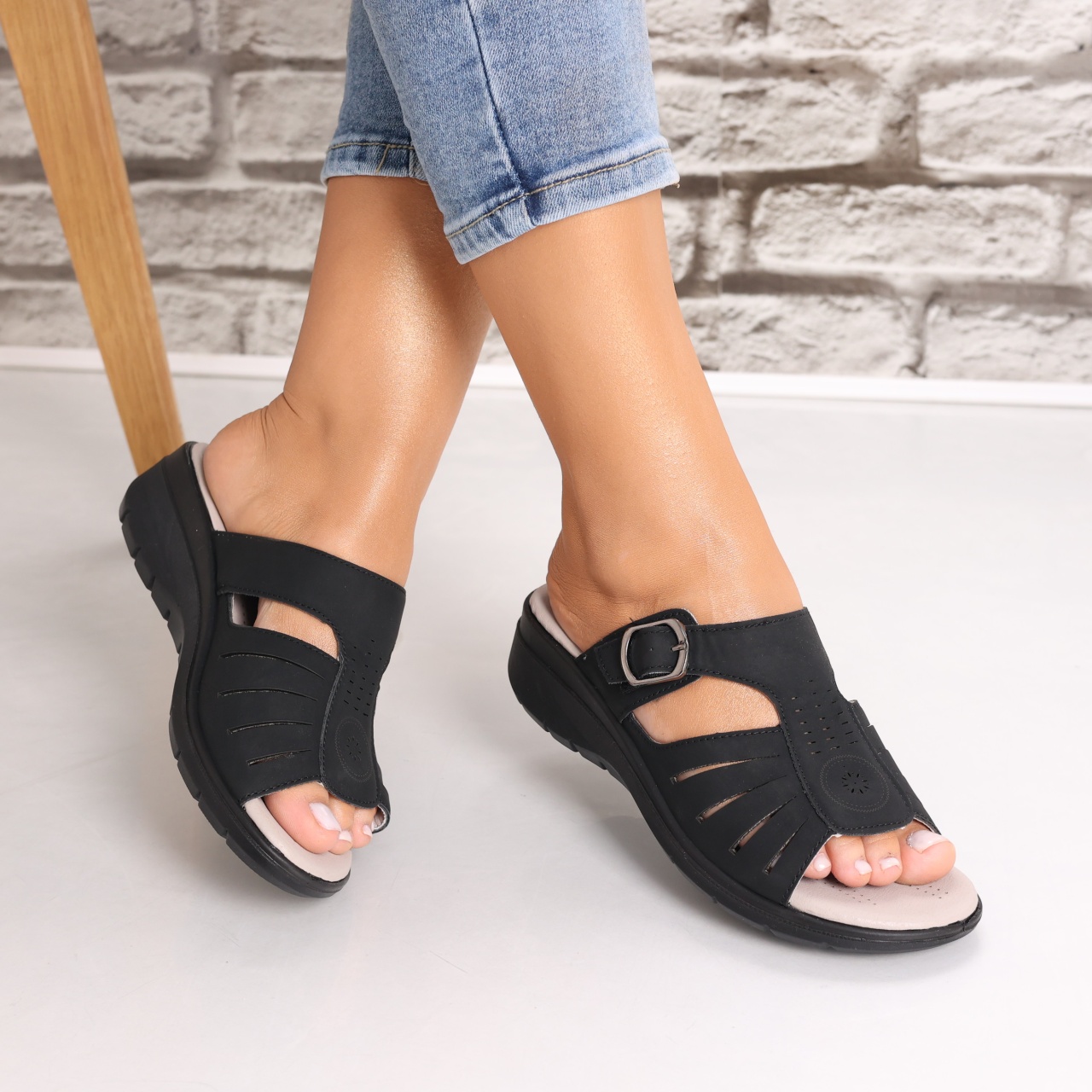 Papuci dama cu platforma Negri din Piele Ecologica Monine - 2 | YEO