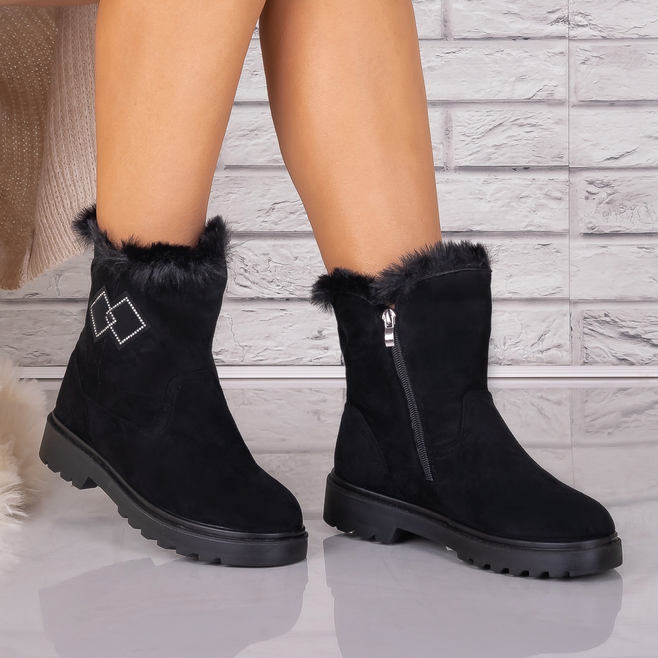 Ghete Dama Imblanite Negre din Piele Ecologica Intoarsa Lovisa - 3 | YEO