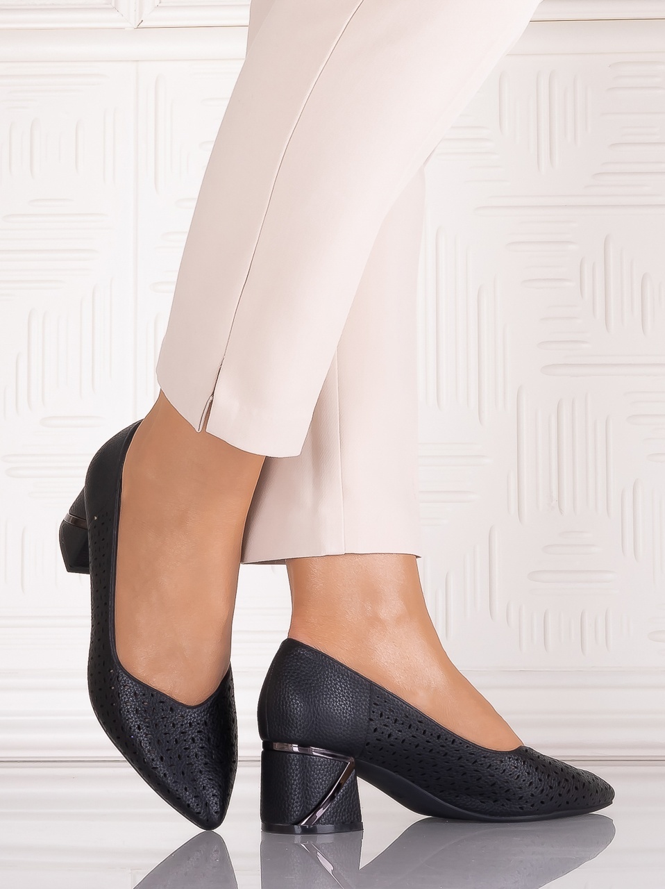 Pantofi dama cu toc Negrii din Piele Ecologica Benvia - imagine 4