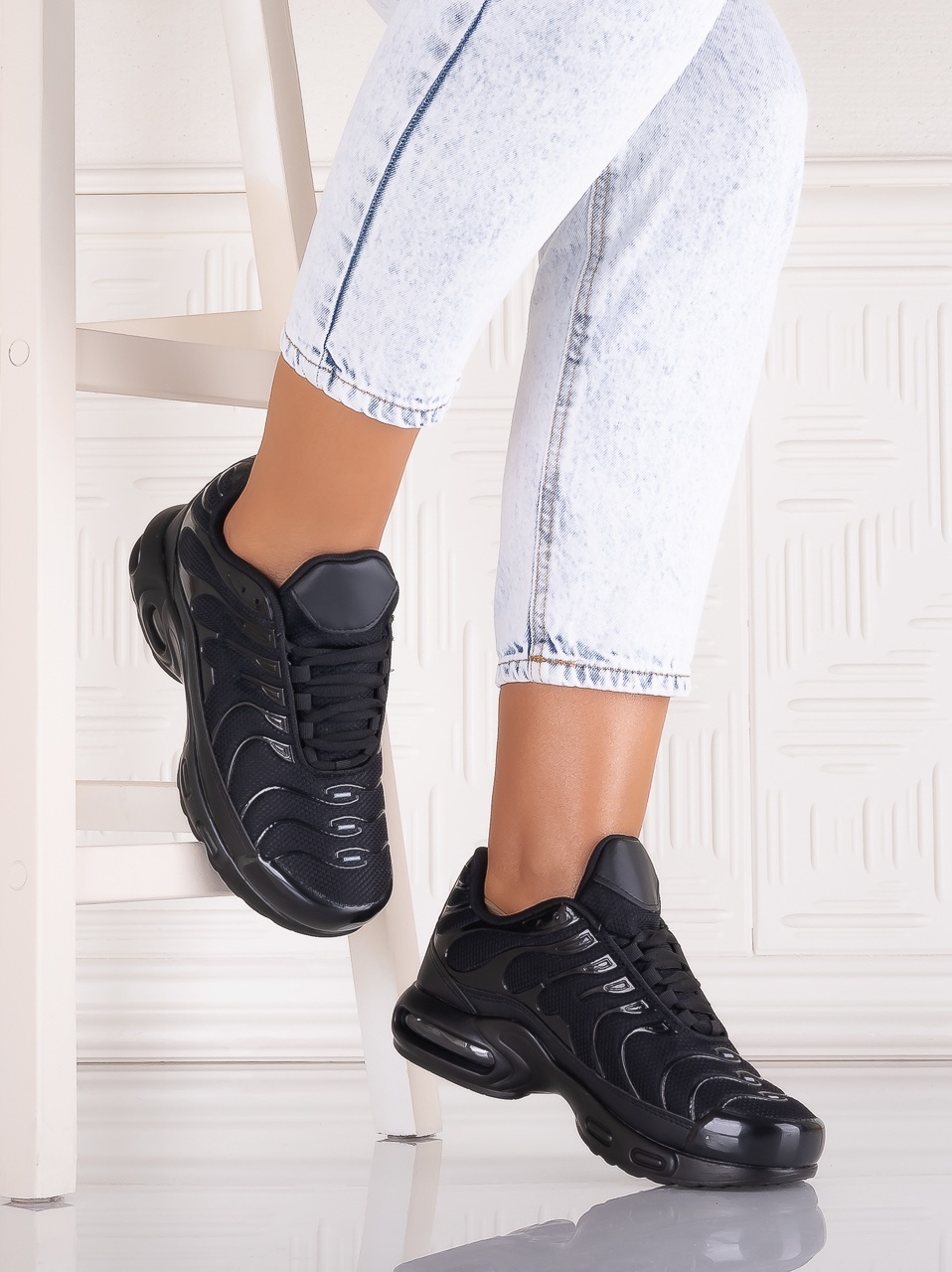 Adidasi dama NegrI din Textil Nikona - imagine 5