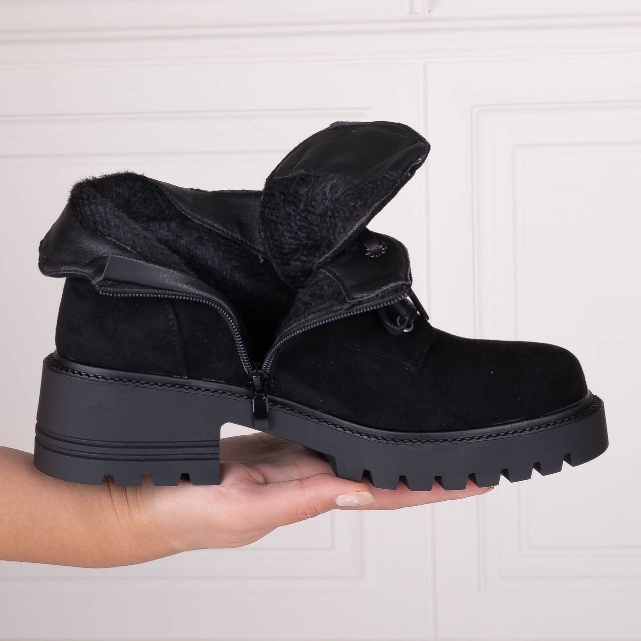 Ghete Dama Imblanite Negre din Piele Ecologica Intoarsa Anirol - 1 | YEO