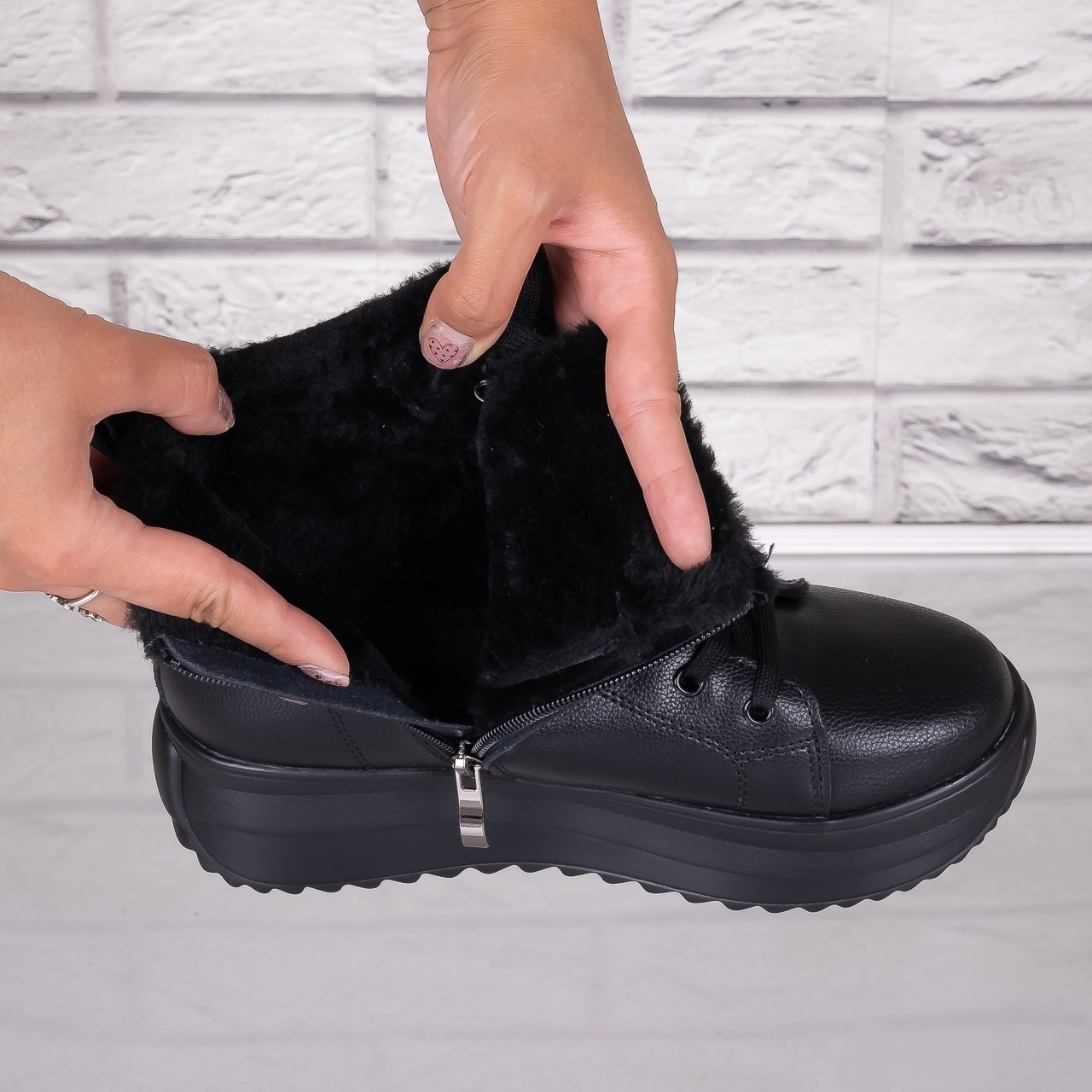 Ghete dama Imblanite Negri din Piele Naturala Weber - 1 | YEO