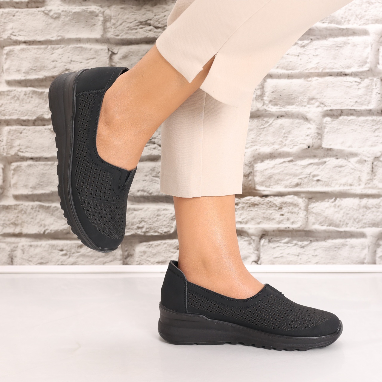 Pantofi dama casual Negri din Piele Ecologica Sonita - 4 | YEO