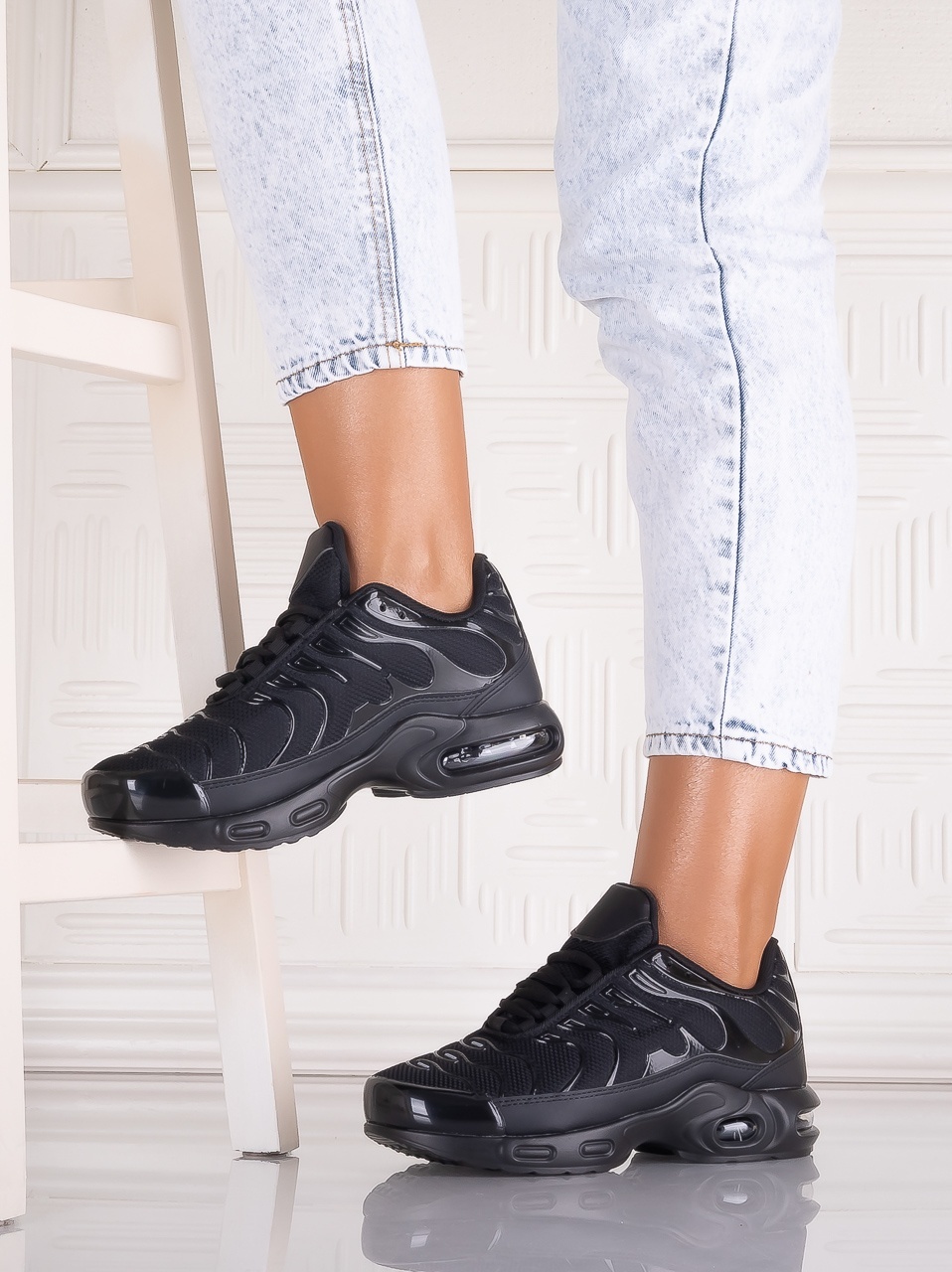 Adidasi dama NegrI din Textil Nikona - imagine 2