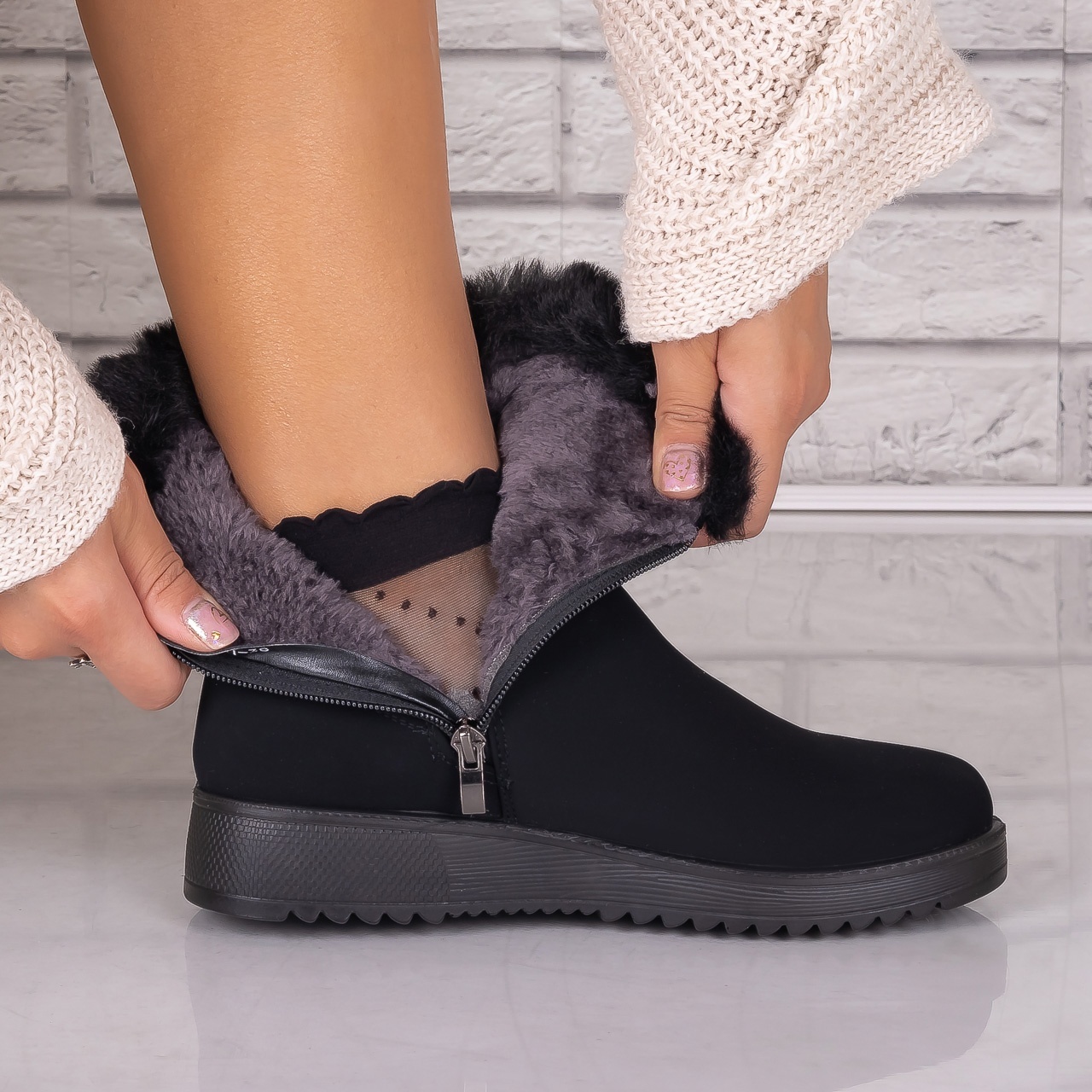 Ghete Dama Imblanite Negre din Piele Ecologica Intoarsa Eneola - 2 | YEO