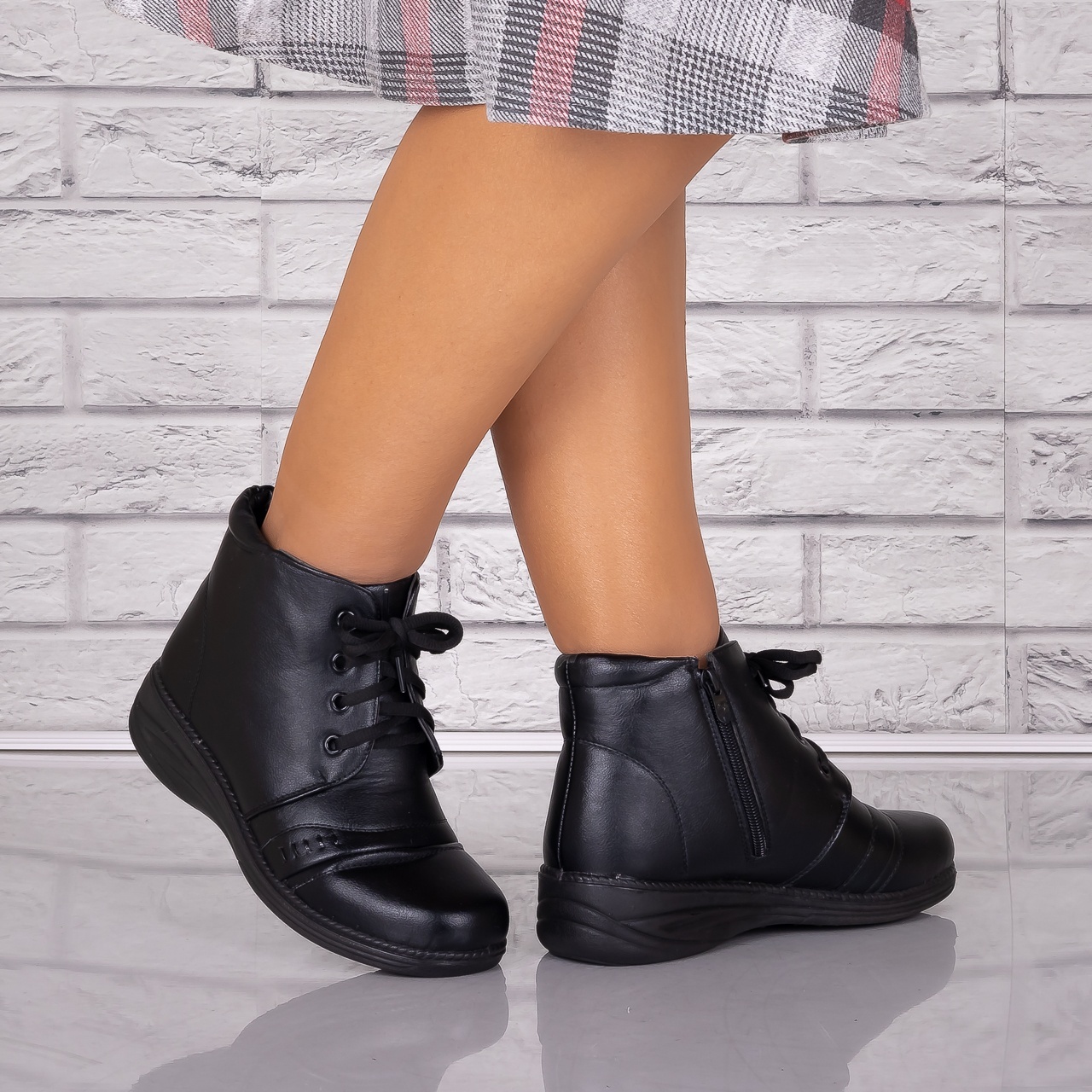 Ghete Dama Imblanite Negre din Piele Ecologica Laryana - 3 | YEO