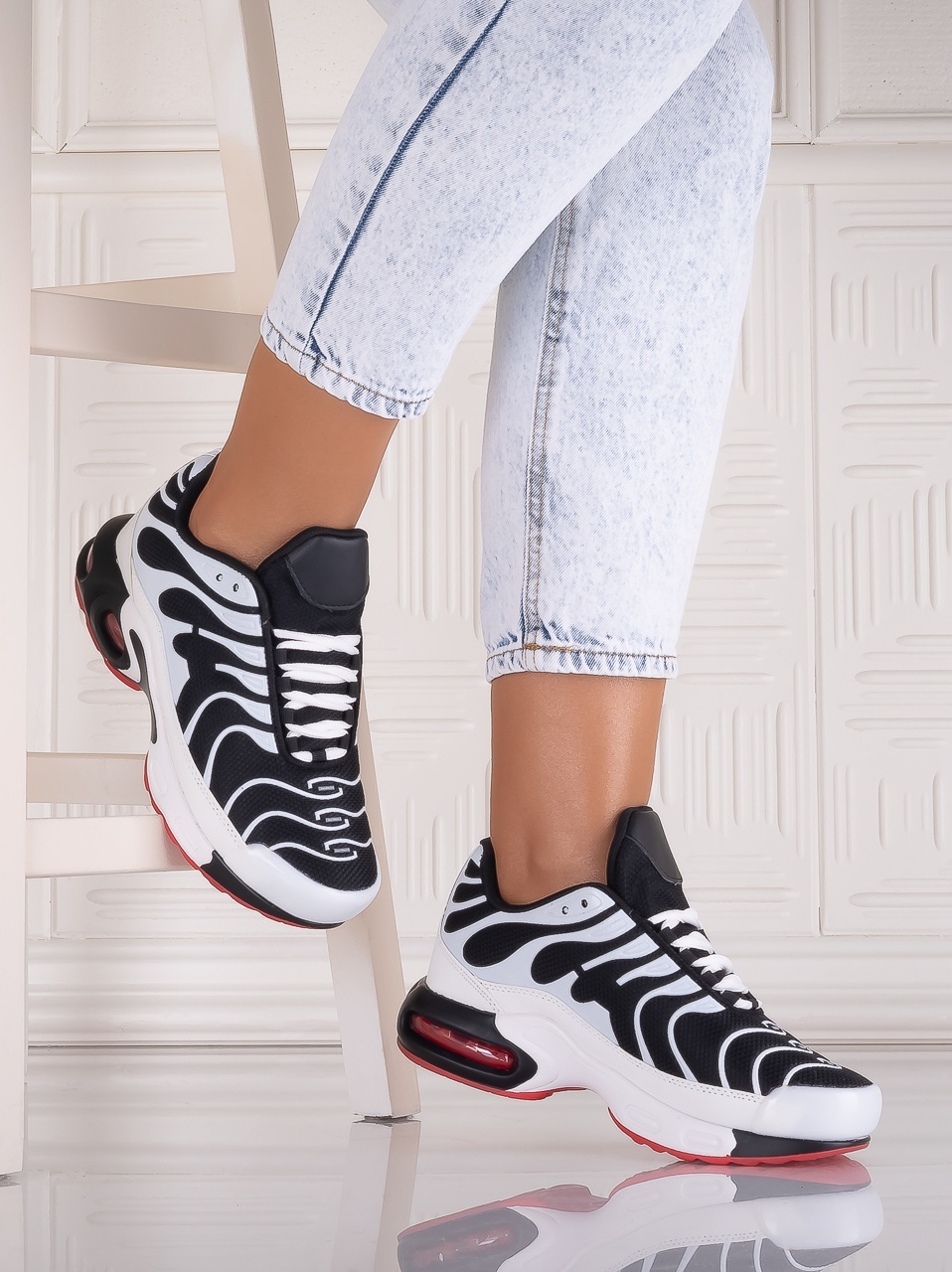 Aceasta este imaginea corespunzatoare acestui obiect