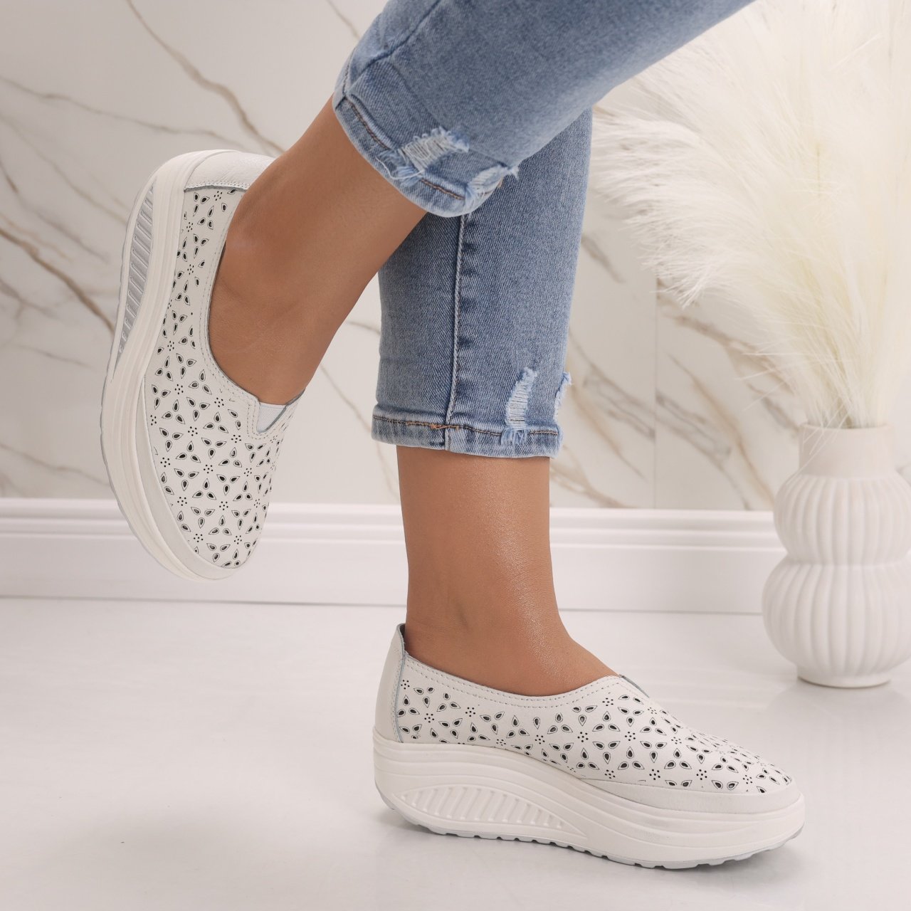 Pantofi dama cu platforma Albi din Piele Naturala Pyrva - 3 | YEO