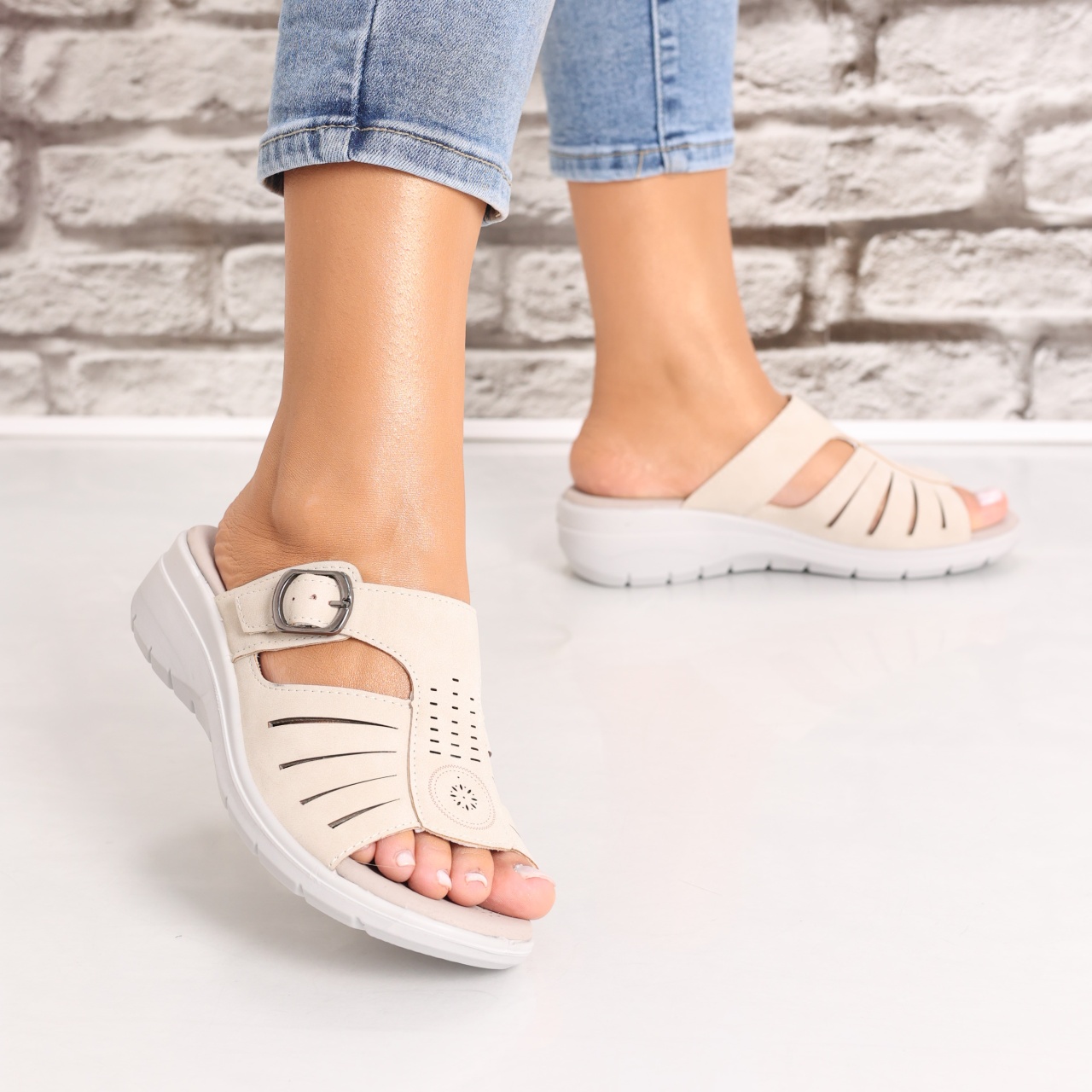 Papuci dama cu platforma Bej din Piele Ecologica Monine - 2 | YEO
