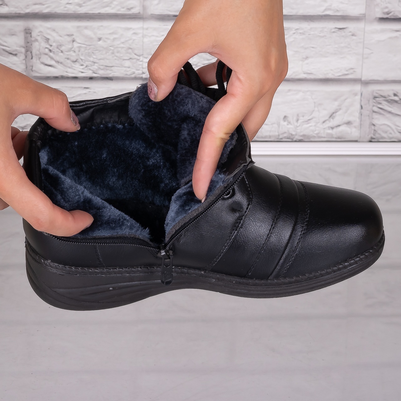 Ghete Dama Imblanite Negre din Piele Ecologica Laryana - 1 | YEO