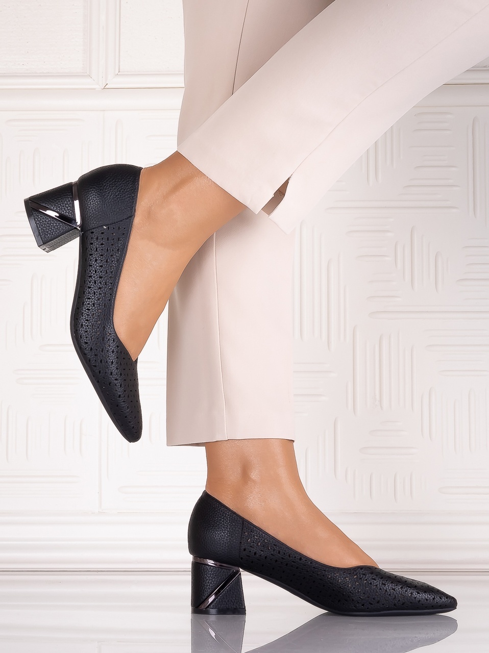 Pantofi dama cu toc Negrii din Piele Ecologica Benvia - imagine 5