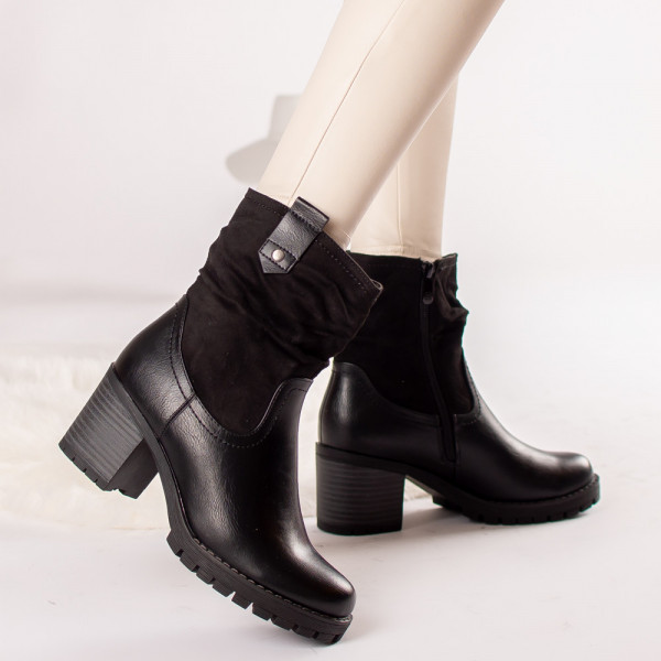 Γυναικείες μαύρες δερμάτινες μπότες nina