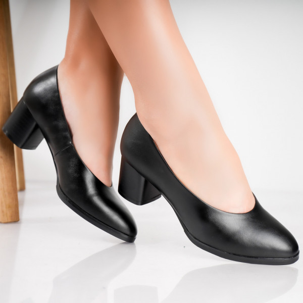 Дамски обувки Berla с ток от черна еко кожа