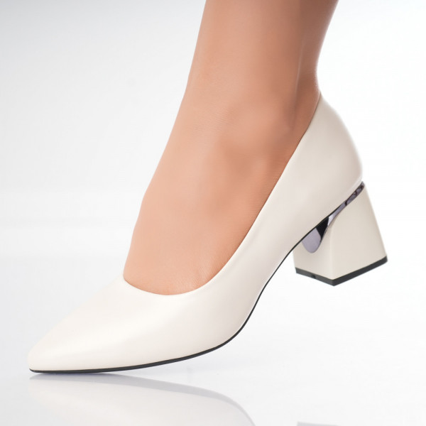 Nerina Дамски обувки с бежов ток от екологична кожа