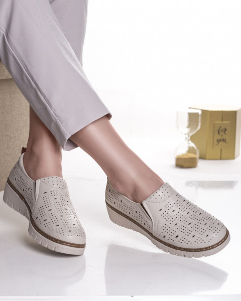 Γυναικεία casual μπεζ παπούτσια από οικολογικό δέρμα alvia
