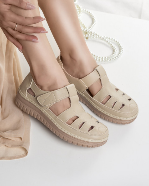 Γυναικεία casual μπεζ παπούτσια από οικολογικό δέρμα