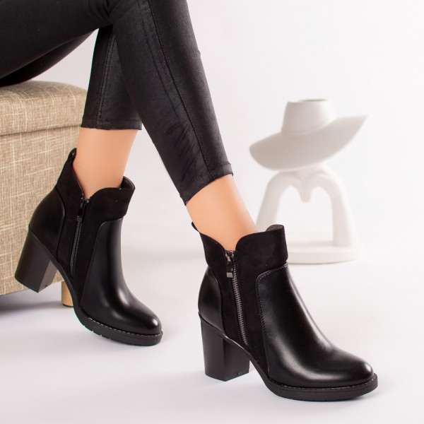 Γυναικείες μαύρες δερμάτινες μπότες Jina με επένδυση