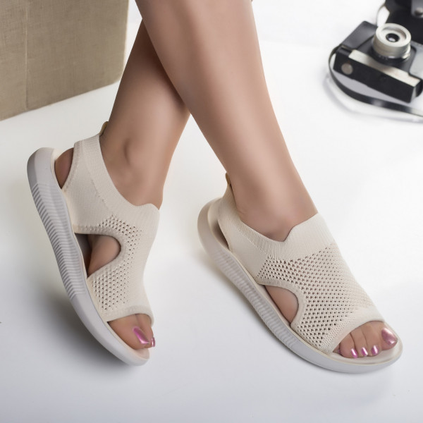 Дамски сандали без ток в бежов цвят от твърд текстил