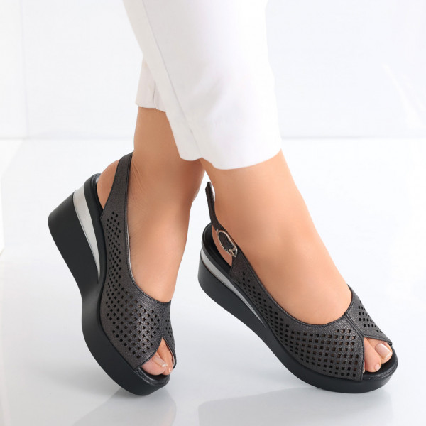 Дамски сандали на платформа Lipoi в сиво от еко кожа