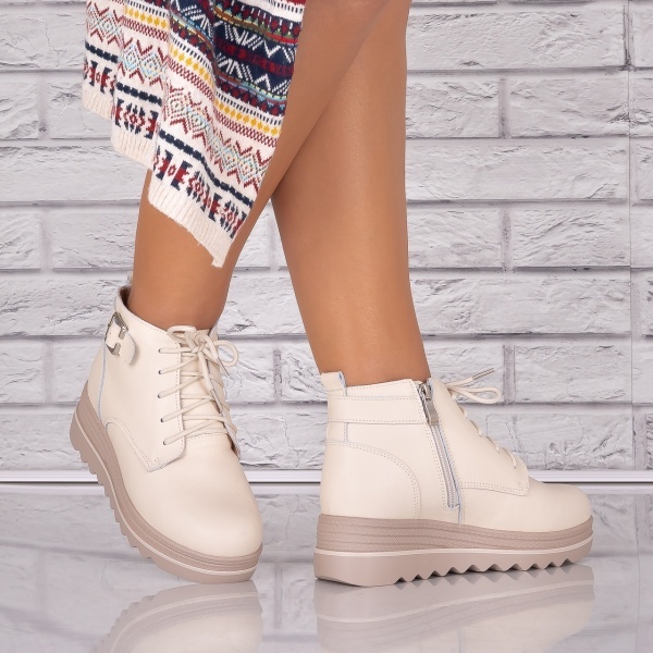 Ghete dama mblanite Bej din Piele Naturala Galesia