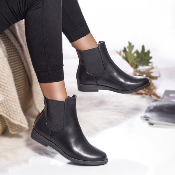 Γυναικείες μπότες μαύρες sunniva με επένδυση eco leather