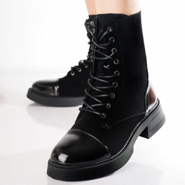 Γυναικείες μπότες με μαύρη σόλα από οργανικό δέρμα με στροφή Losti
