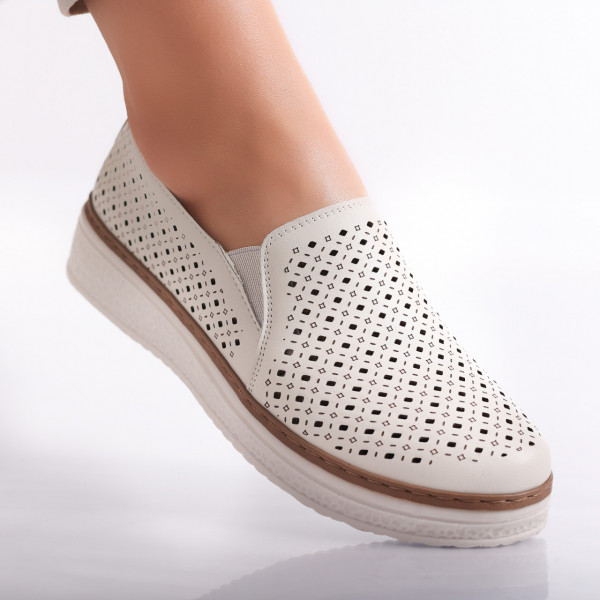 Γυναικεία casual μπεζ παπούτσια από οικολογικό δέρμα Ismar