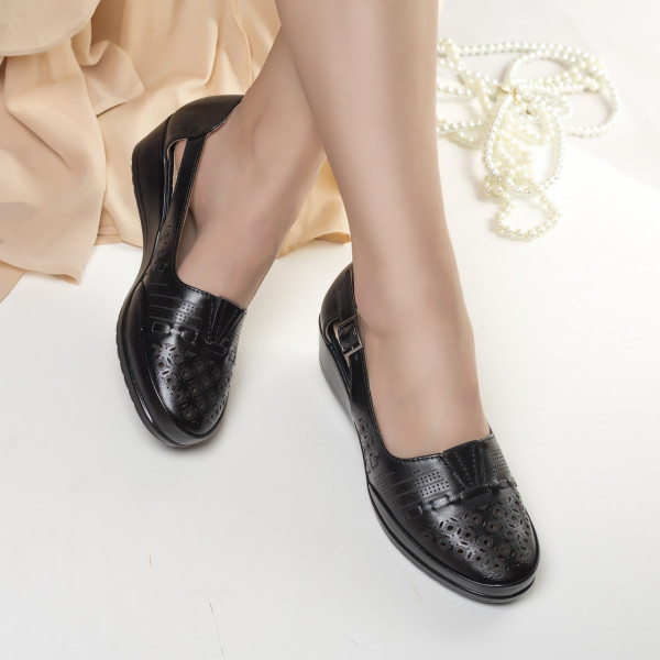 Anita черни дамски обувки на платформа от еко кожа