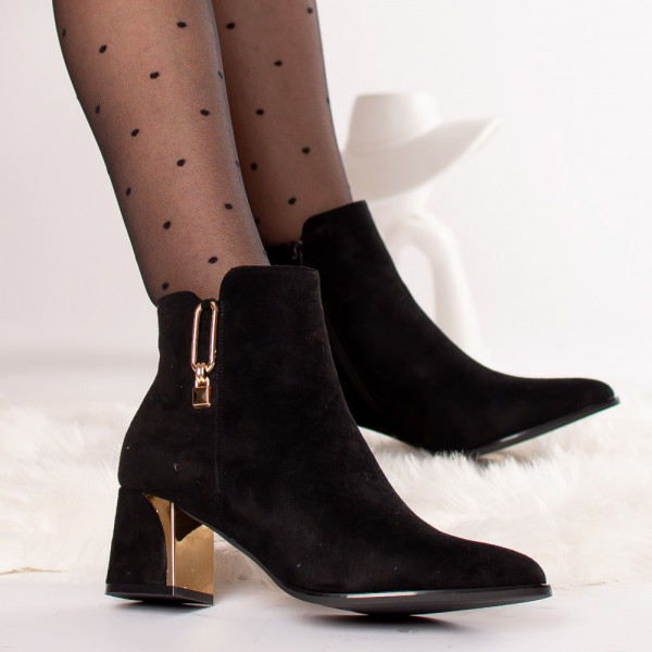 Γυναικείες μαύρες δερμάτινες μπότες με μαύρο εμφύτευμα beina