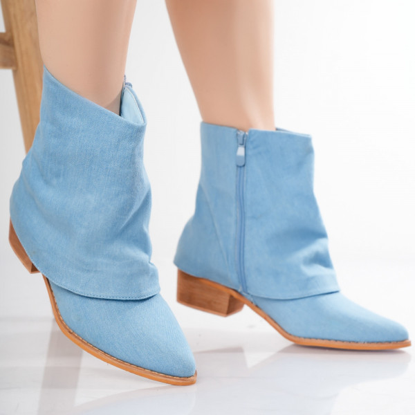 Μπλε γυναικείες μπότες από Nasti Textile-Blug