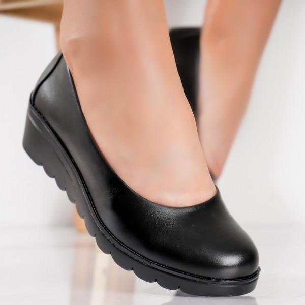 Дамски ежедневни обувки Черни в екологична кожа Asira