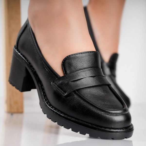 Molado Γυναικεία παπούτσια από μαύρο δέρμα Eco με τακούνι
