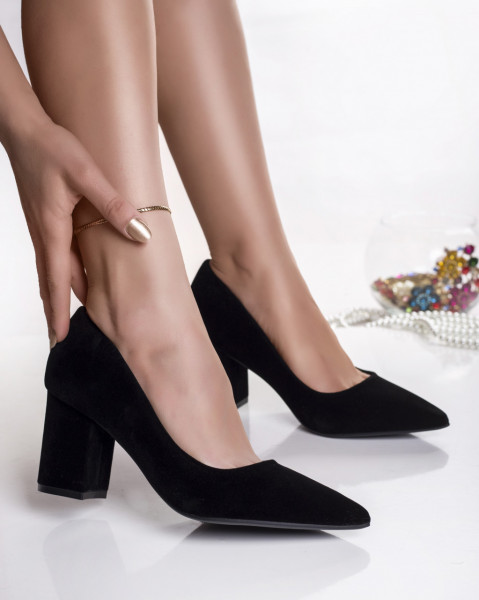 Γυναικεία μαύρα παπούτσια με τακούνι από eco σουέτ