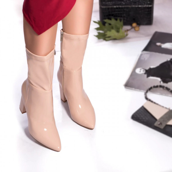Γυναικείες μπότες με κορδόνια από μπεζ eco leather