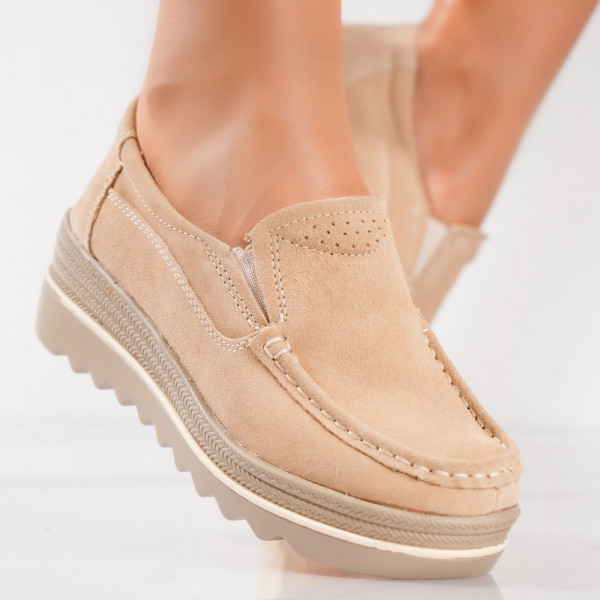 Дамски бежови обувки на платформа от естествена кожа