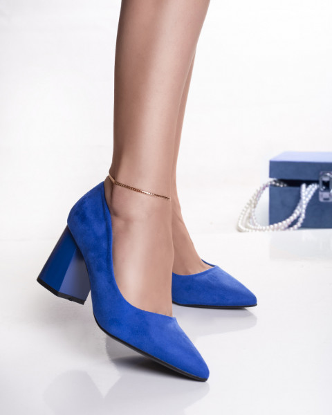 Дамски обувки със сини токчета от еко велур