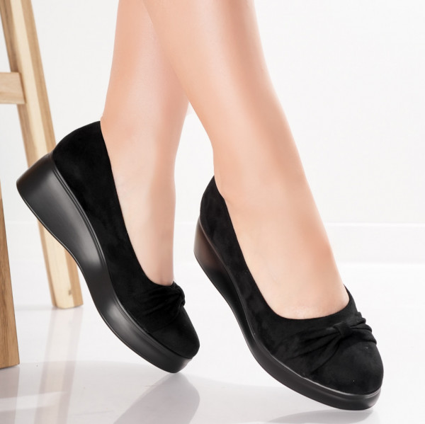 Дамски черни обувки на платформа Jela със стелка от естествена кожа