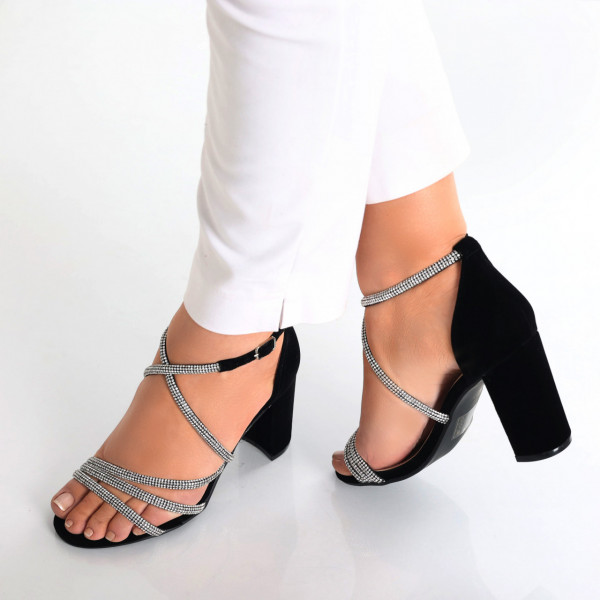 Дамски черни сандали с ток от имитация на кадифе Nirela