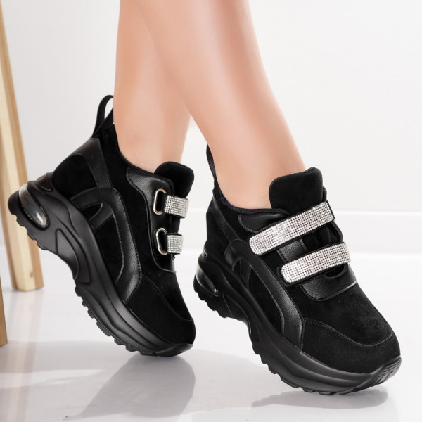 Γυναικεία αθλητικά παπούτσια με μαύρη πλατφόρμα από συνθετικό δέρμα Avola