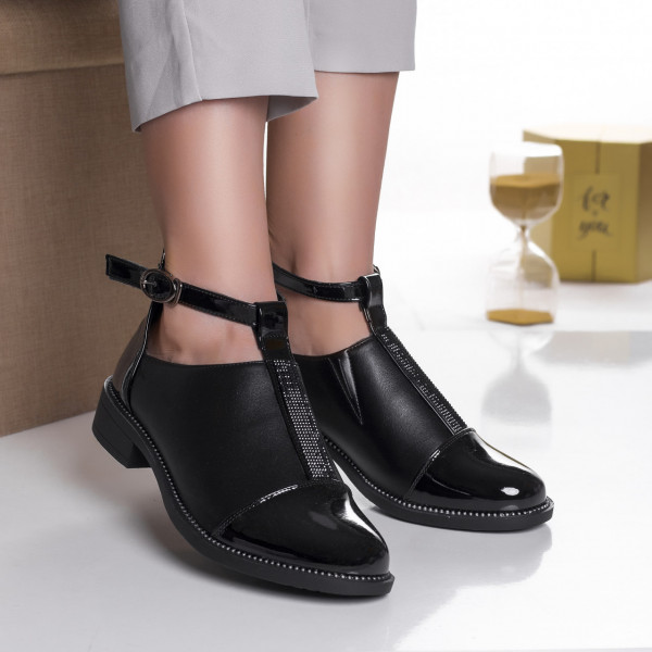 Γυναικεία casual μαύρα παπούτσια από φιλικό προς το περιβάλλον δέρμα pintil