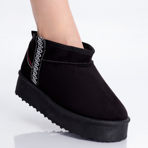 Γυναικείες μπότες με μαύρη σόλα από οργανικό δέρμα Alma