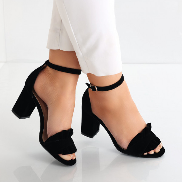 Дамски черни сандали с ток от имитация на кадифе Nusya