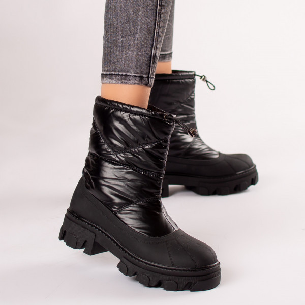 Μαύρες γυναικείες μπότες με διακοσμημένα fas lidia