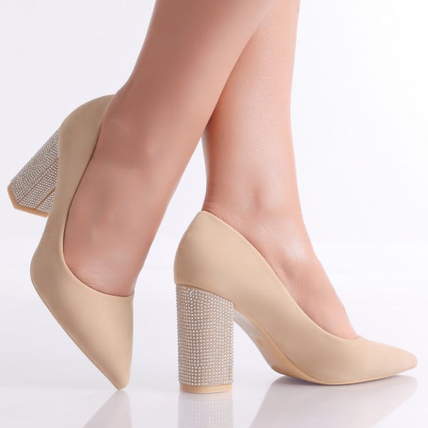 Дамски обувки с бежов ток от естествена кожа Dolena