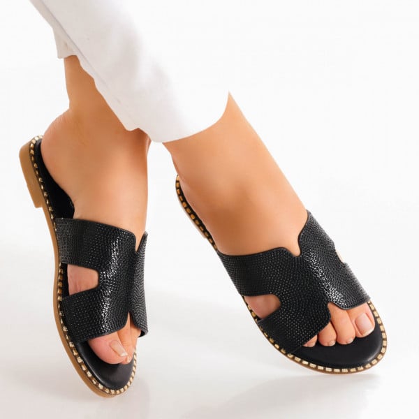 Дамски черни чехли без ток, изработени от органична латексова кожа