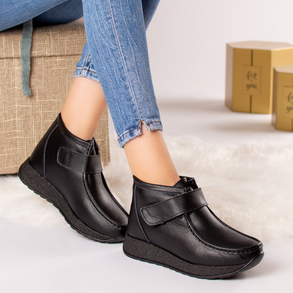 Γυναικείες μαύρες δερμάτινες μπότες ania