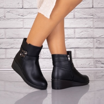 Ghete Dama Imblanite Negre din Piele Ecologica Azuna