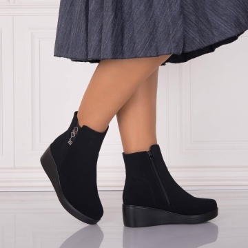 Ghete Dama Imblanite Negre din Piele Ecologica Intoarsa Cadisa